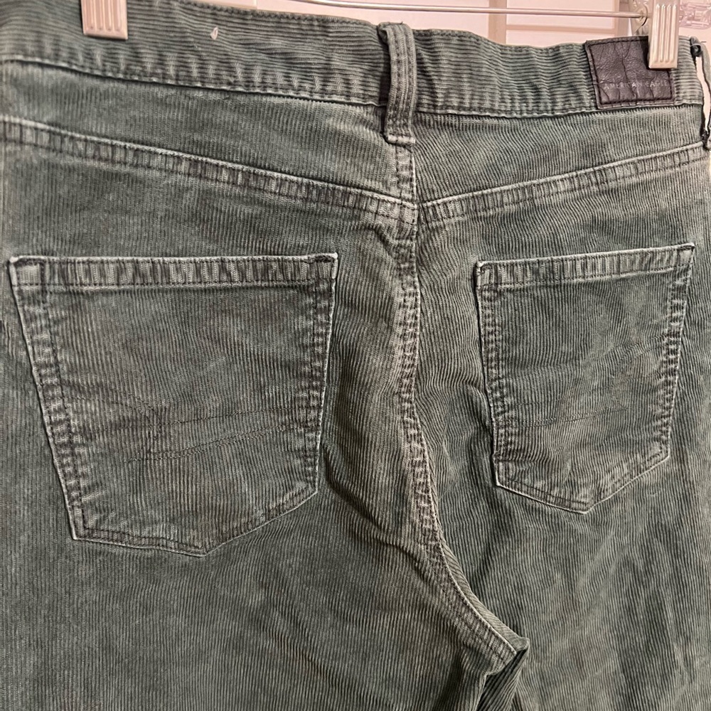 American Eagle Green Corduroy Mom Jeans Size 4 - Picture 4 of 6